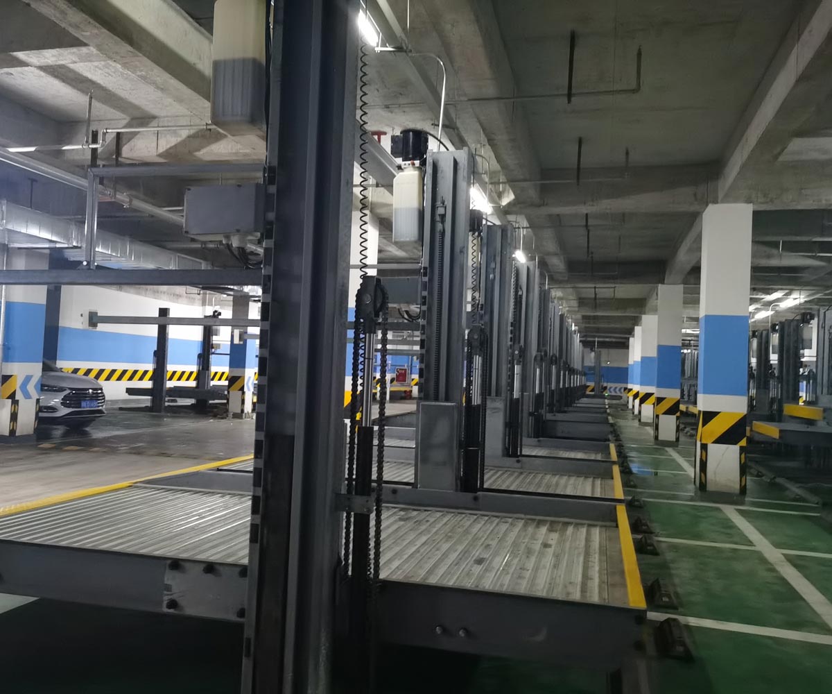四柱機械車庫